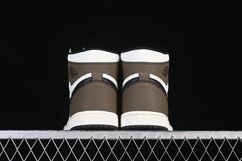 All categories Air Jordan Jordan series basketball shoes Air Jordan 1 High Air Jordan 1 High OG "Dark Mocha" AJ1 Joe 1 small barb 555088-105